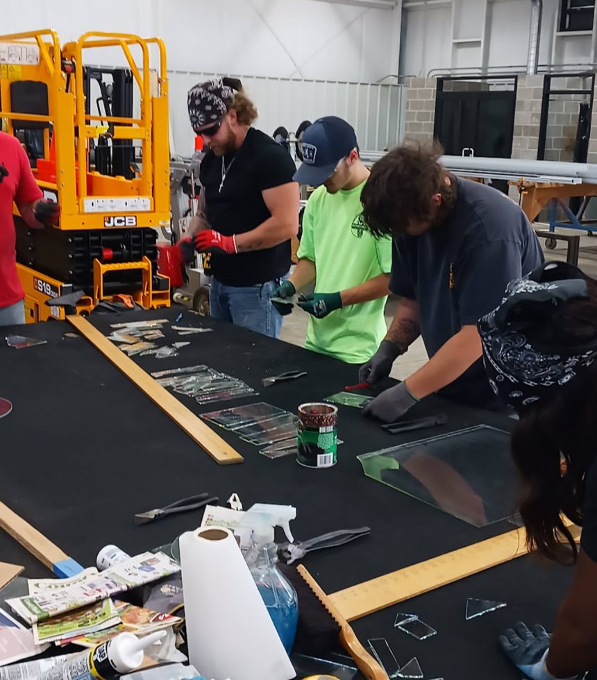 Glass-Cutting-sized Glass Cutting